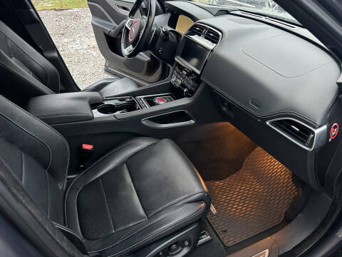 2017 Jaguar F-PACE S