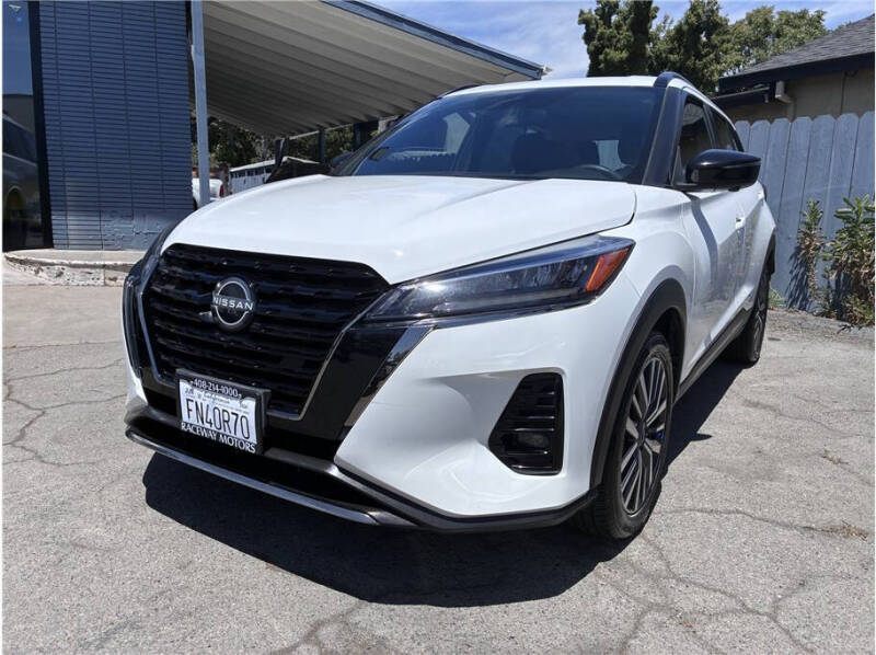 2024 Nissan Kicks SR