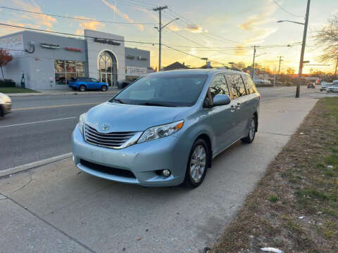 2015 Toyota Sienna XLE 7-Passenger