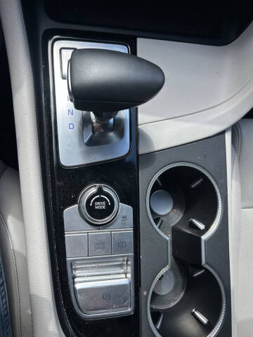 2025 Genesis G70