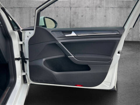 2017 Volkswagen Golf GTI S