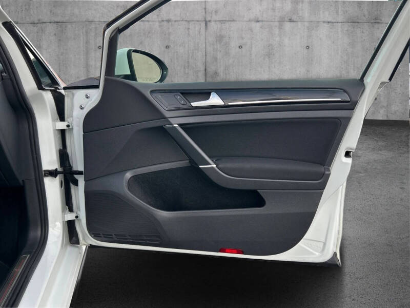 2017 Volkswagen Golf GTI S