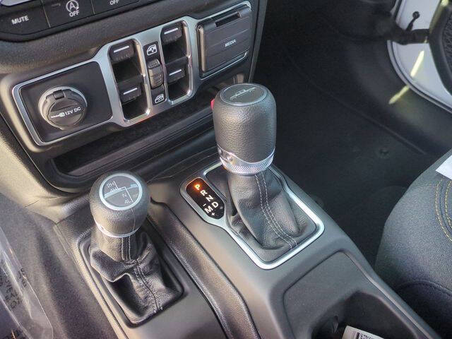 2025 Jeep Gladiator NightHawk