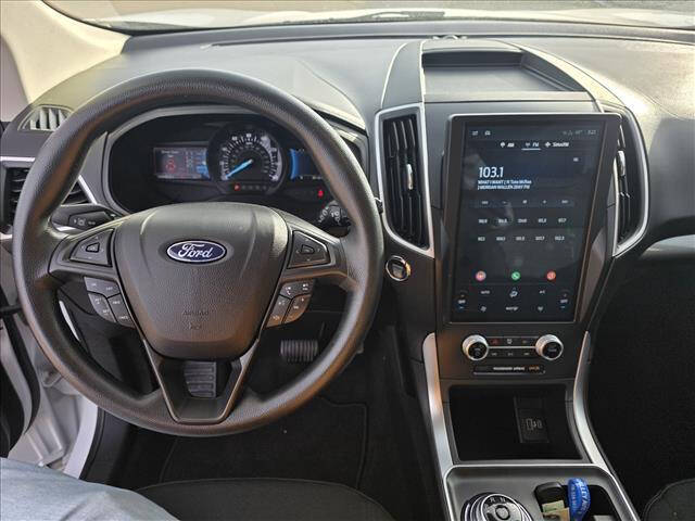 2022 Ford Edge SE