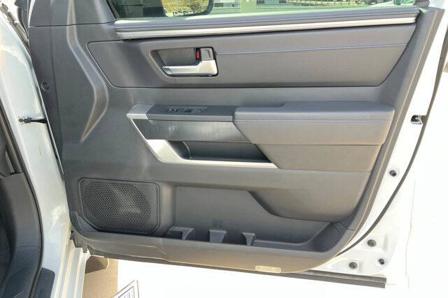 2025 Toyota Tundra Platinum HV