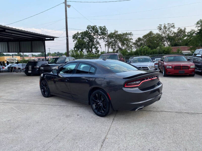 2017 Dodge Charger SXT