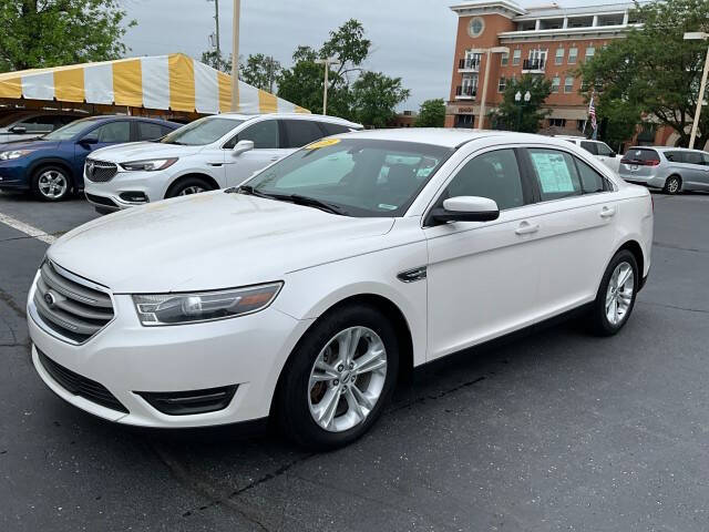2015 Ford Taurus SEL