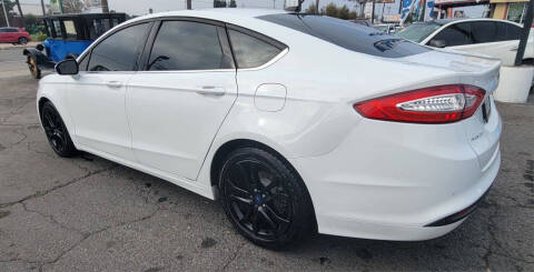 2016 Ford Fusion SE