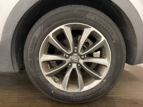 2017 Hyundai Santa Fe SE