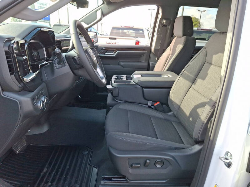 2026 GMC Sierra 1500 Elevation Standard