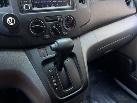 2021 Nissan NV200 SV