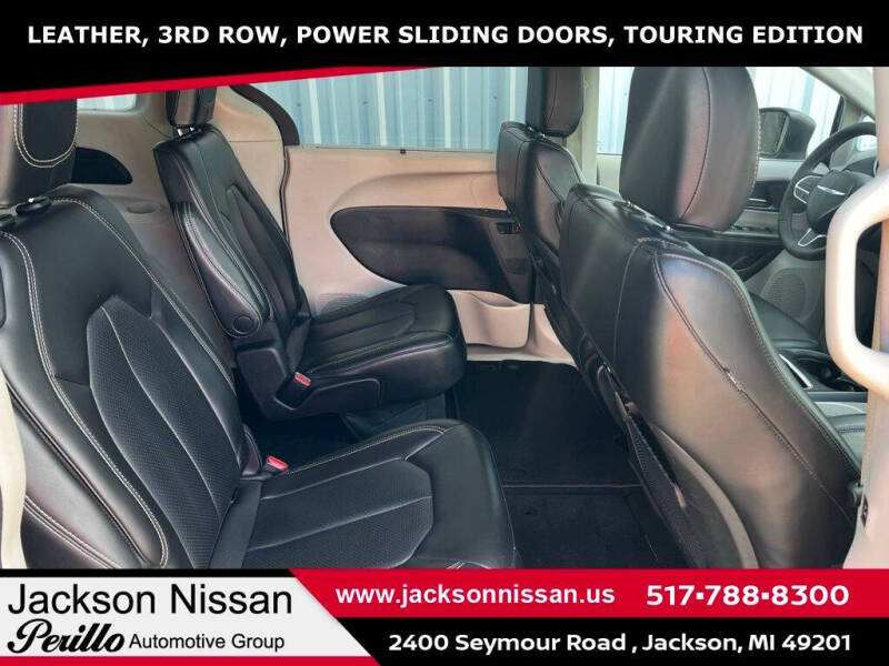 2023 Chrysler Pacifica Touring L