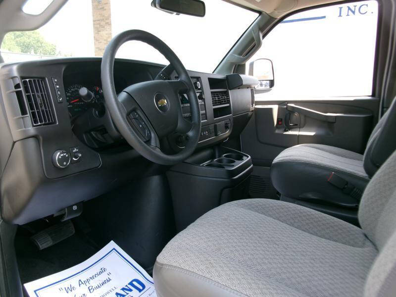 2025 Chevrolet Express LT 3500