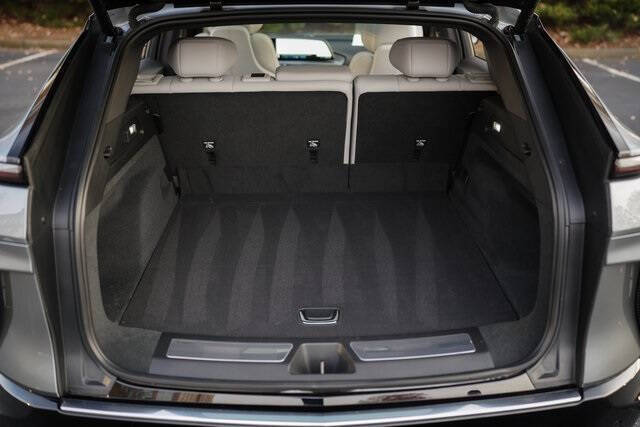 2024 Cadillac LYRIQ Luxury 1