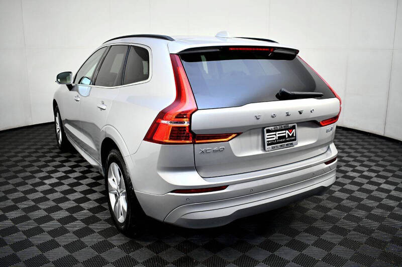 2022 Volvo XC60 B5 Momentum
