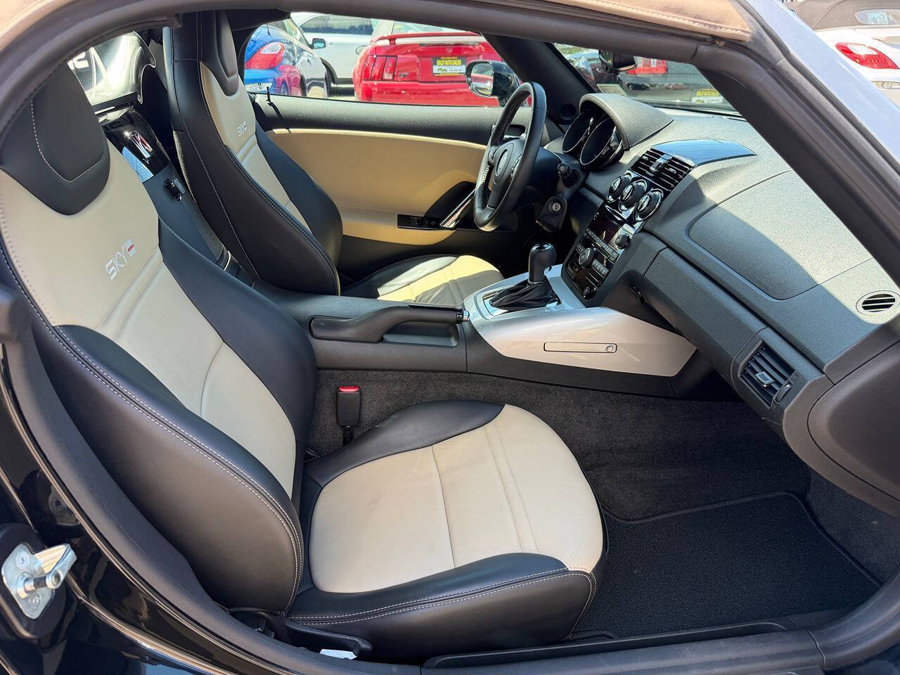 2007 Saturn SKY 12