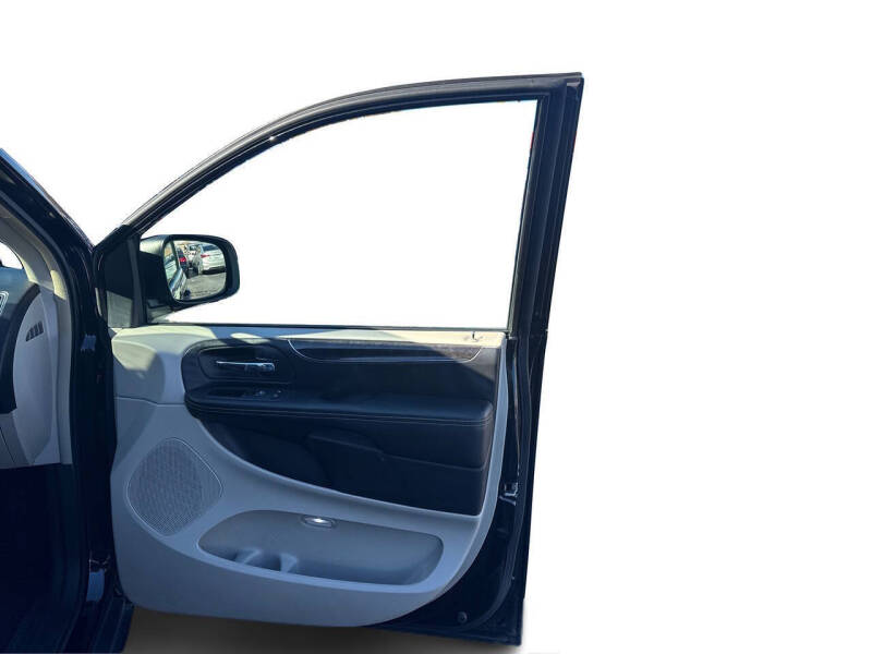 2016 Chrysler Town and Country Touring