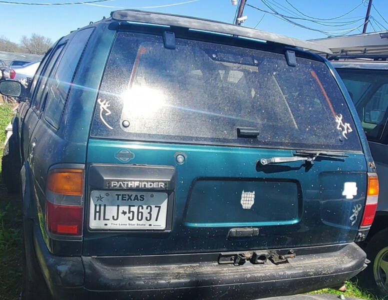 1996 Nissan Pathfinder LE