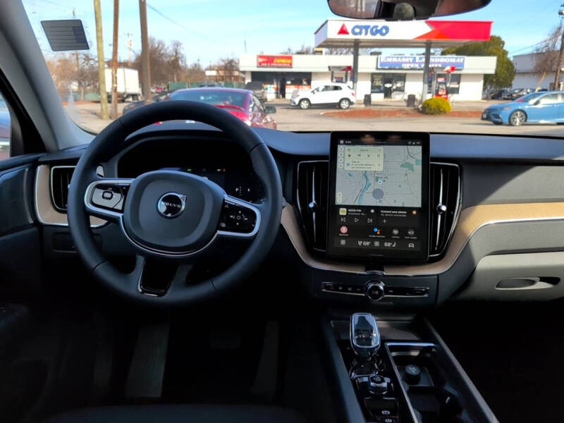 2026 Volvo XC60 B5 Plus