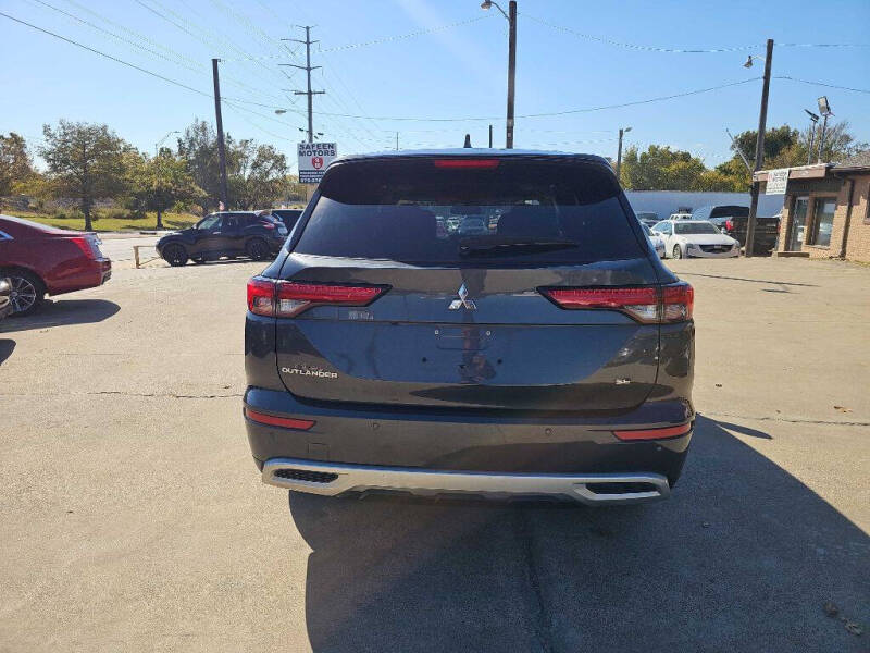 2024 Mitsubishi Outlander SE