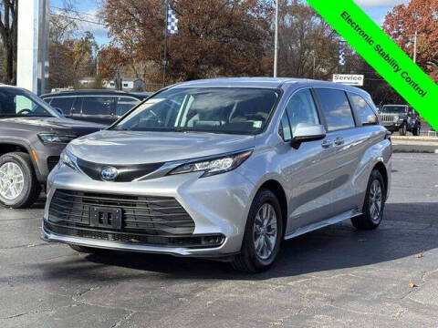 2021 Toyota Sienna LE 8-Passenger
