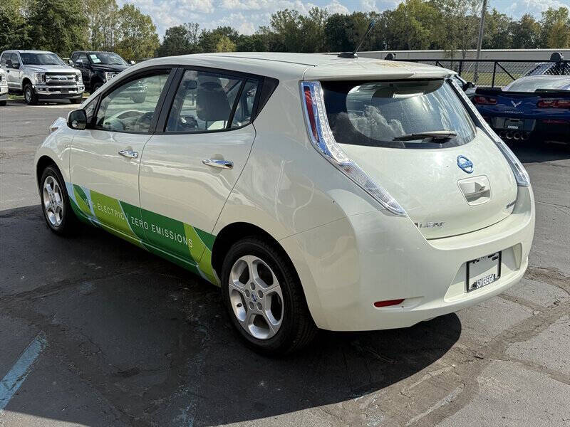2011 Nissan LEAF SL