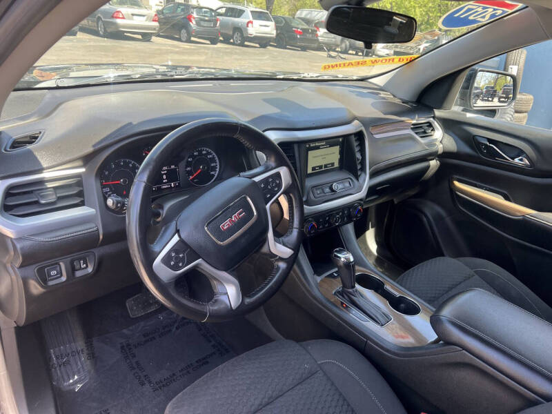 2017 GMC Acadia SLE-1