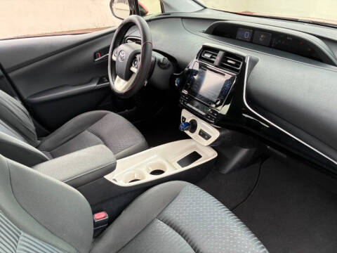 2016 Toyota Prius Three