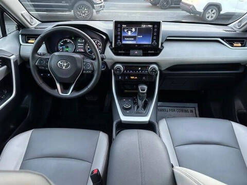 2021 Toyota RAV4 Hybrid XLE Premium