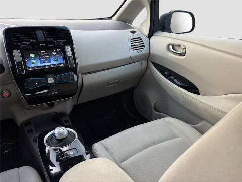 2016 Nissan LEAF SV