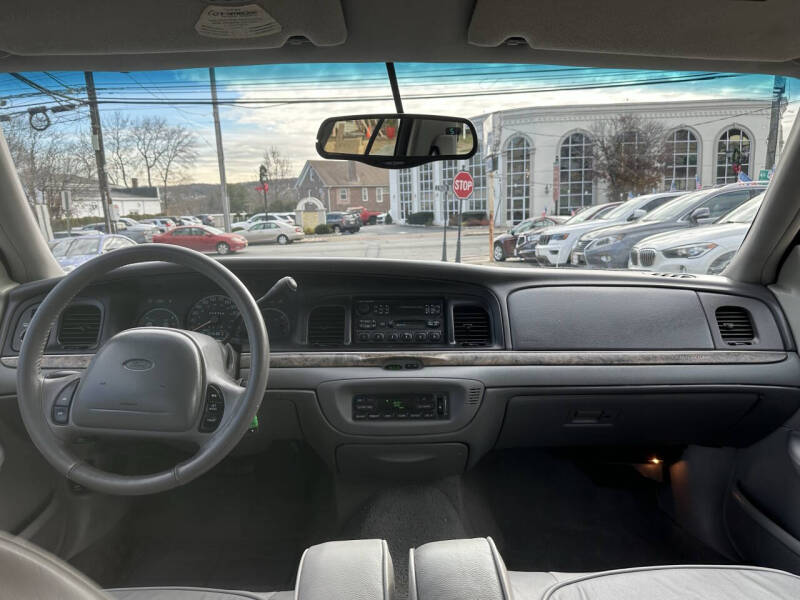 1999 Ford Crown Victoria LX