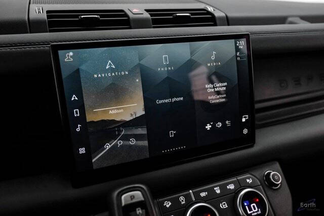 2024 Land Rover Defender 130 P400 X-Dynamic SE