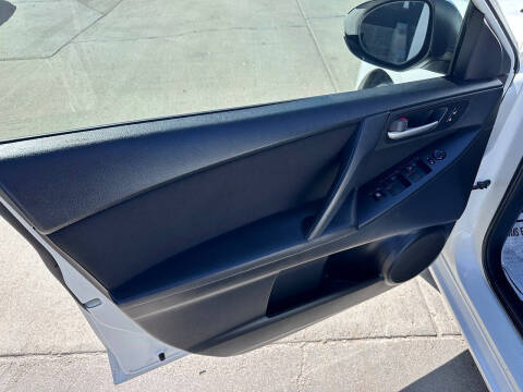 2013 Mazda MAZDA3 i SV