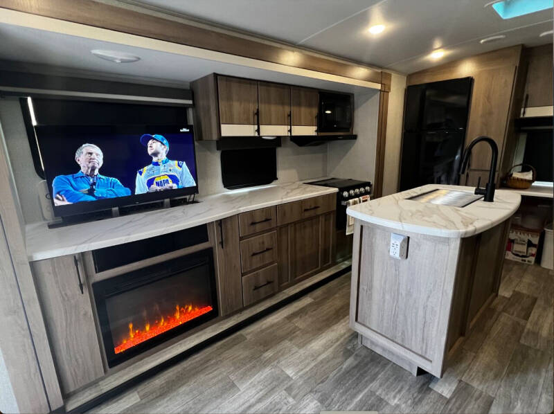 2023 Grand Design RV Imagine 2670MK