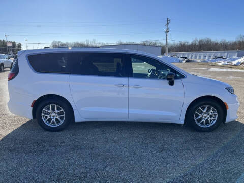 2025 Chrysler Pacifica Select