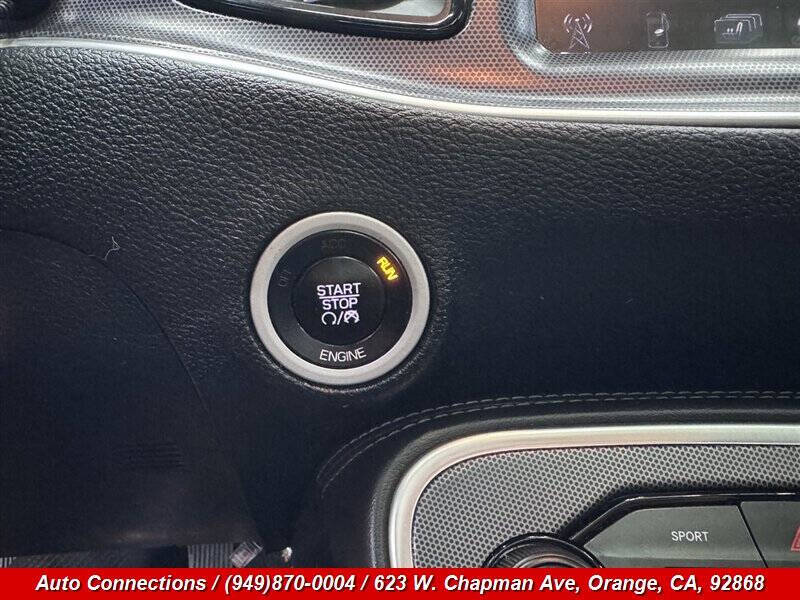 2015 Dodge Challenger SXT Plus