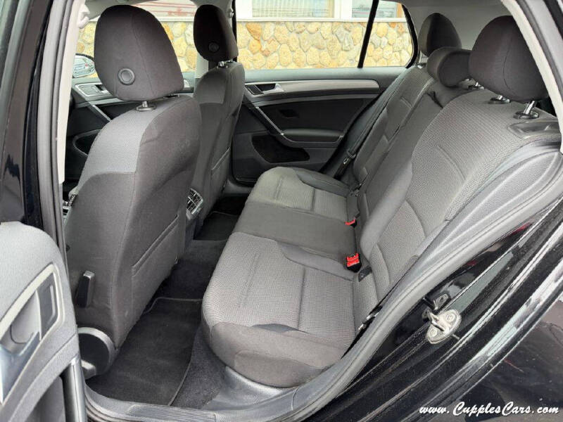 2016 Volkswagen Golf TSI S