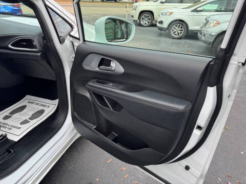 2022 Chrysler Pacifica Touring