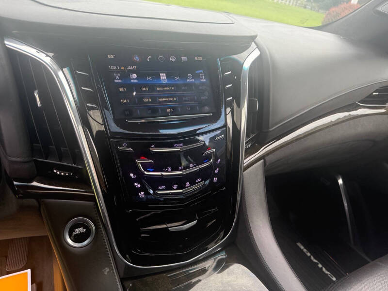 2017 Cadillac Escalade Platinum