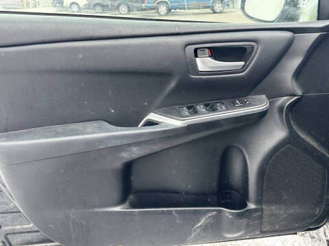 2017 Toyota Camry LE