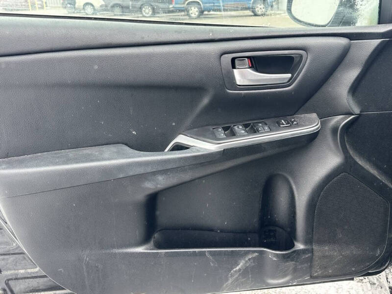 2017 Toyota Camry LE