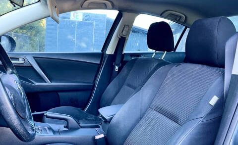 2013 Mazda MAZDA3 i SV