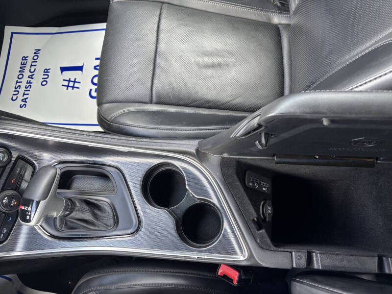 2015 Dodge Challenger SXT Plus