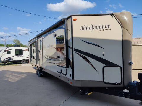 2015 Forest River ROCKWOOD 3029W for sale at Texas RV Trader in Cresson TX