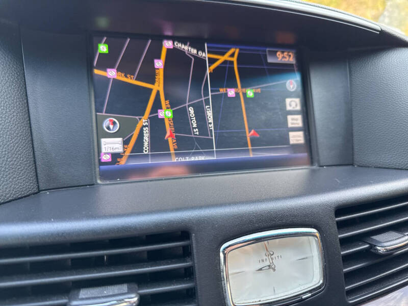 2015 Infiniti Q70 3.7