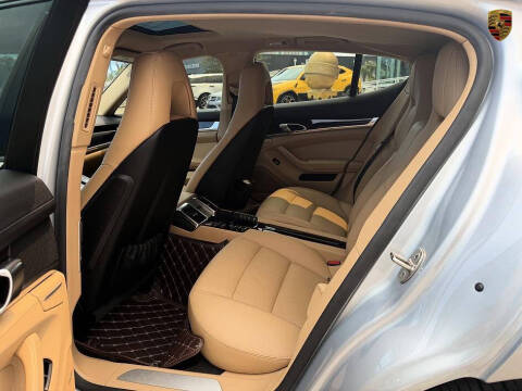 2016 Porsche Panamera