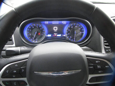 2017 Chrysler 300 Limited