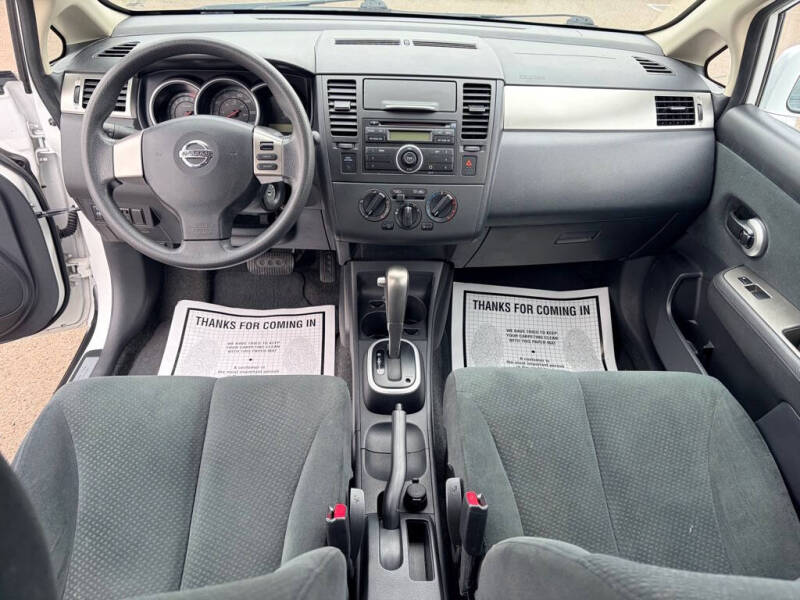 2011 Nissan Versa 1.8 S