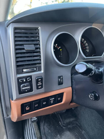 2014 Toyota Sequoia Platinum