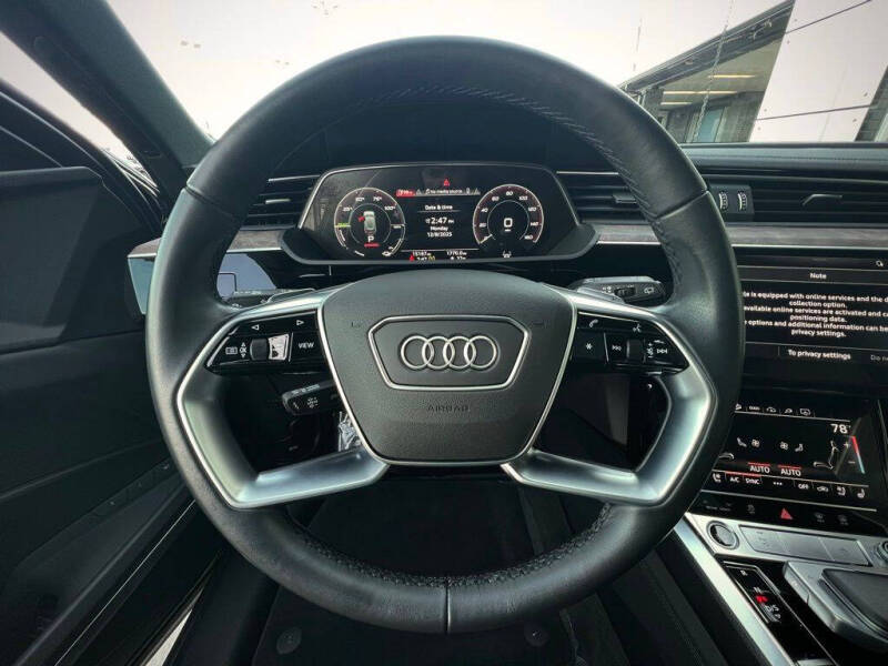 2023 Audi e-tron quattro Premium Plus